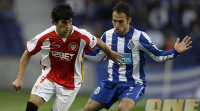 בלוצ&acute;י מפורטו שומר מקרוב על פרוטי (רויטרס)