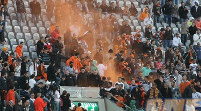 רימון העשן ביציע בני יהודה (משה חרמון) רימון העשן ביציע בני יהודה (משה חרמון)