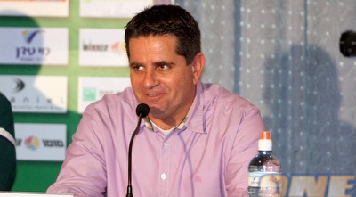 עמוס מנסדורף (יניב גונן)