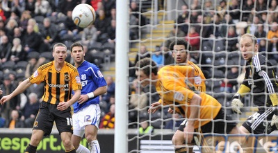 שער חוקי של קינן נפסל ב-2:0 של איפסוויץ&acute; על קרדיף (walesonline.co.uk)