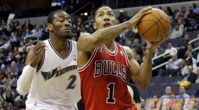 ג´ון וול רואה את הגב של דריק רוז (רויטרס)