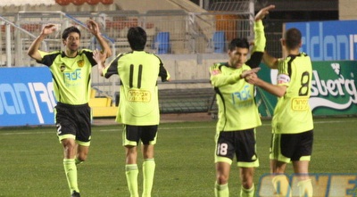 שחקני בית&qout;ר מאושרים מהניצחון. מפגש קשה מול האלופה (גיא בן זיו) שחקני בית&qout;ר מאושרים מהניצחון. מפגש קשה מול האלופה (גיא בן זיו)