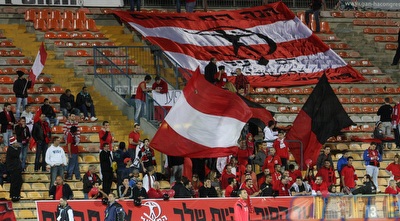 אוהדי הפועל ירושלים. אנרכיסטים, מוזרים, שנונים, חסרים (עמית מצפה)