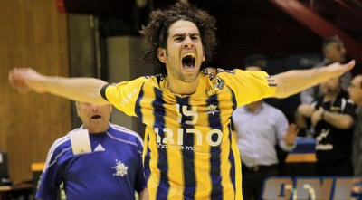 מכבי ראשל&qout;צ חוגגת (יוסי ציפקיס)