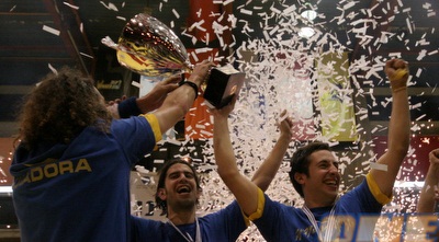 גיל יעקב חוגג עם רוזנטל ונאמן: &qout; (יוסי ציפקיס)