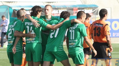 שחקני כפ&qout;ס חוגגים (מור שאולי)