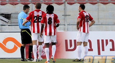 אבי יחיאל מורחק על ידי שי שטרית (יוסי ציפקיס)