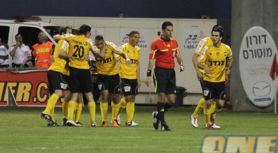 נתניה חוגגת את שער היתרון של טרטיאק (מור שאולי)