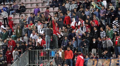 אוהדי סכנין. מישהו מצא 25,000 ש&qout;ח? (עמית מצפה)