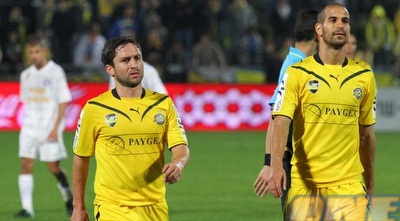 ישראלביץ´ ואלברמן בסיום. הקשר לא אהב את קריאות האוהדים (שי לוי)