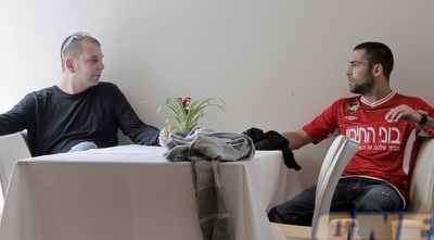 איתי שכטר ומשה הראל בשיחה צפופה (יוסי ציפקיס) איתי שכטר ומשה הראל בשיחה צפופה (יוסי ציפקיס)