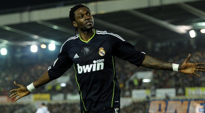 עמנואל אדבאיור חוגג את השער מול סנטאנדר (GettyImages)