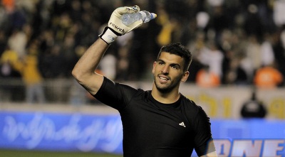 אריאל הרוש חוגג רשת נקיה מול הפועל בפעם השניה העונה (יוסי ציפקיס) אריאל הרוש חוגג רשת נקיה מול הפועל בפעם השניה העונה (יוסי ציפקיס)