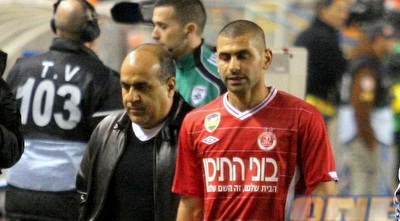 סלים טועמה מאוכזב. הפועל התקשתה מול המערך של בית&qout;ר (משה חרמון) סלים טועמה מאוכזב. הפועל התקשתה מול המערך של בית&qout;ר (משה חרמון)