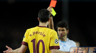 ואן פרסי מורחק ולא בצדק (GettyImages)