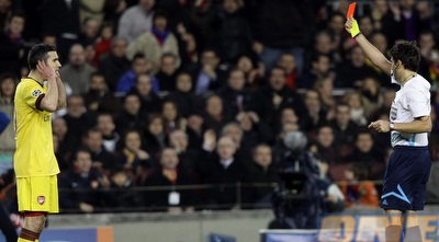 ואן פרסי מורחק. (רויטרס)