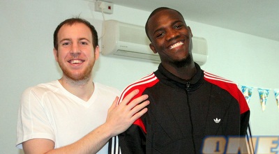 שון ג´יימס ודן גרונפלד (משה חרמון)