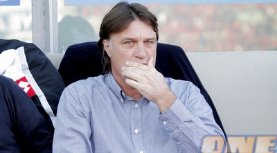 סלובודאן דראפיץ´ על הספסל. &qout;(יוסי ציפקיס)