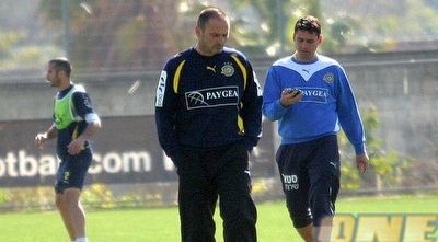 מוטי איווניר עם הפנים באדמה (ליאור טימור)