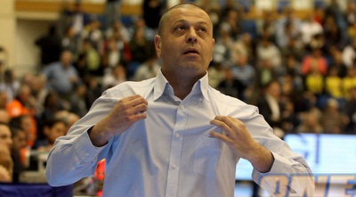 שיקי פלח. &qout;גאה בבנות ששיחקו הערב&qout; (יניב גונן)