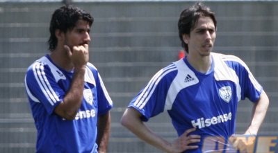 יוסי בניון וליאור רפאלוב באימון נבחרת ישראל (רועי גלדסטון)