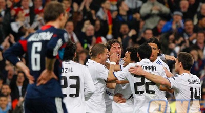 שחקני ריאל חוגגים עם מרסלו את הראשון של ריאל (רויטרס)