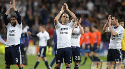 כריס וחבריו בליון למען אבידל (רויטרס) כריס וחבריו בליון למען אבידל (רויטרס)