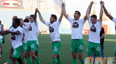 שחקני כפר סבא חוגגים ניצחון (יניב גונן)