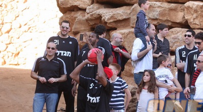 וויל סולומון (גיא בן זיו)