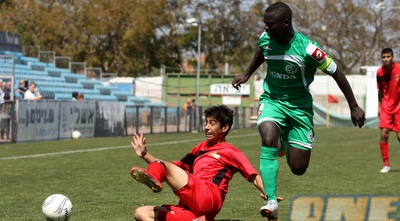 מתן סרור מקדים את סינטאיהו סולליך (יניב גונן) מתן סרור מקדים את סינטאיהו סולליך (יניב גונן)