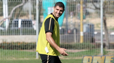 דמיטאר מקרייב מחויך. חזר פצוע ממשחקה של בולגריה (מור שאולי)