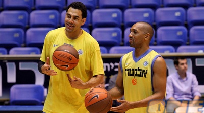 שארפ עם בלו (שי לוי)