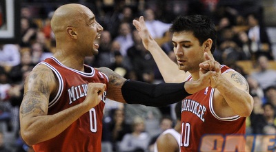 דלפינו וגודן חוגגים ניצחון (רויטרס) דלפינו וגודן חוגגים ניצחון (רויטרס)