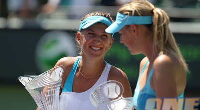 אזרנקה ושראפובה בסיום ההתמודדות (GettyImages)