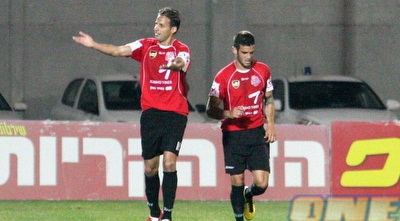 בלדוט חוגג עם ממן. הישארותו תלויה בבני יהודה (עמית מצפה)