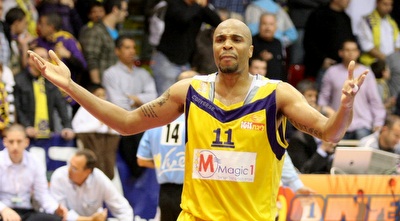 קאסיב פאוול. גם הוא על הכוונת (משה חרמון)