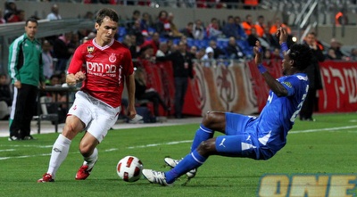 דניאל אדו בולם את דני בונדר (שי לוי)