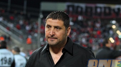 יובל נעים (שי לוי)