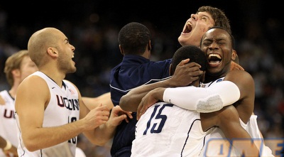 שחקני קונטיקט בטירוף. והלילה? (GettyImages)