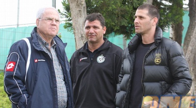 אבי נמני ויעקב שחר: &qout;מודל לחיקוי&qout; (עמית מצפה) אבי נמני ויעקב שחר: &qout;מודל לחיקוי&qout; (עמית מצפה)