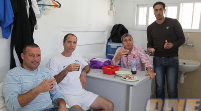 איציק טוויזר ואלי כהן (עמית מצפה)