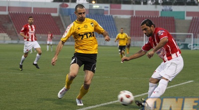 ליאוניד קרופניק שומר על ליאור אסולין (מור שאולי)