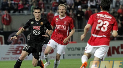 מרינקוביץ´ מול פצ´אלקה. צהוב לבלם (יוסי ציפקיס) מרינקוביץ´ מול פצ´אלקה. צהוב לבלם (יוסי ציפקיס)