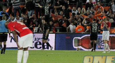 בני יהודה חוגגת על חשבון האדומים (יוסי ציפקיס) בני יהודה חוגגת על חשבון האדומים (יוסי ציפקיס)