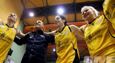 מוסטפינה, גרינבוים ושוורץ חוגגות (יניב גונן)