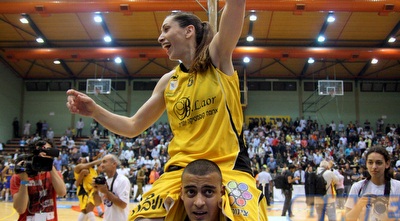 אורנית שוורץ (יניב גונן)