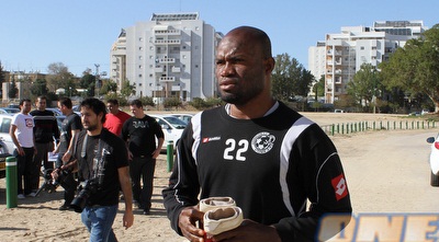 סטיבן אאורלו. התלונן על  (מור שאולי)