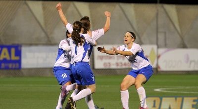 אס&qout;א חוגגת את המהפך (שי לוי)