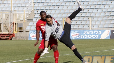 בן חמו נמתח. לא הרבה לעבוד במחצית הראשונה (יוסי ציפקיס)