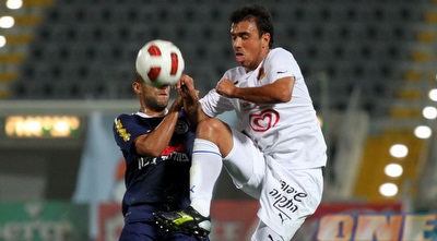 גלבאן מנסה להשתלט על הכדור (שי לוי) גלבאן מנסה להשתלט על הכדור (שי לוי)